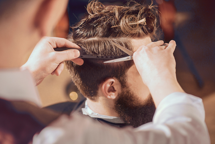 cutting mens hair with scissors